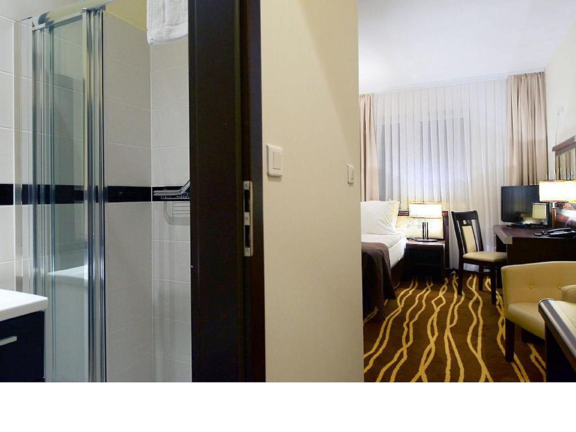 Business Faltom Gdynia Hotel Rahmel