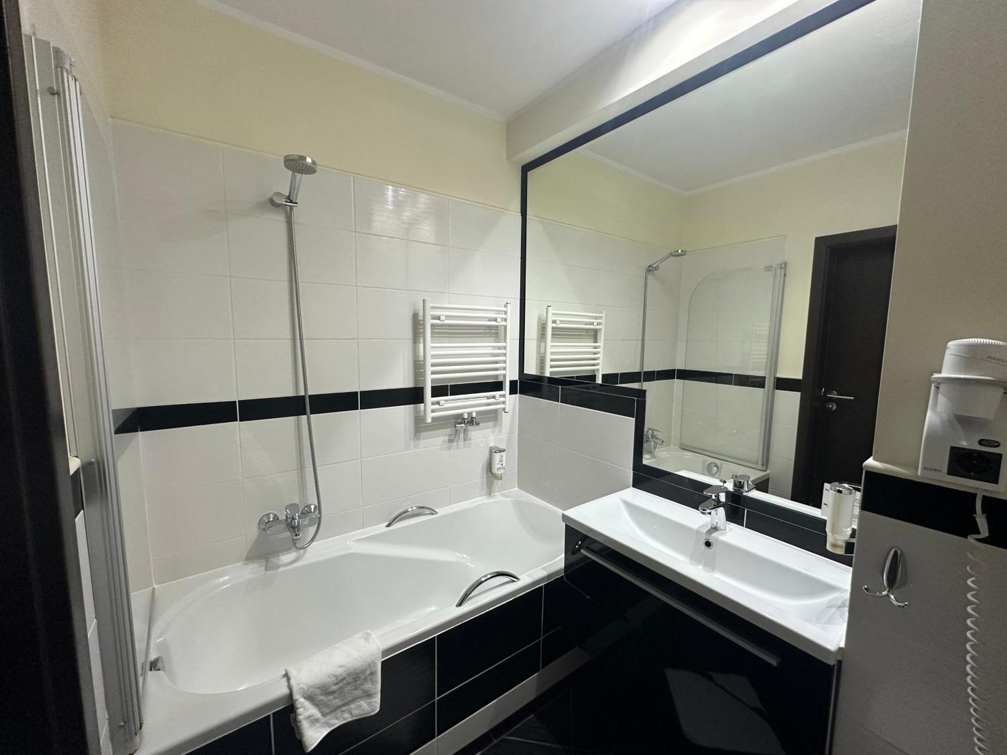 Business Faltom Gdynia 3* Rahmel